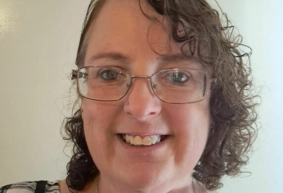 Headshot of Lisa smiling