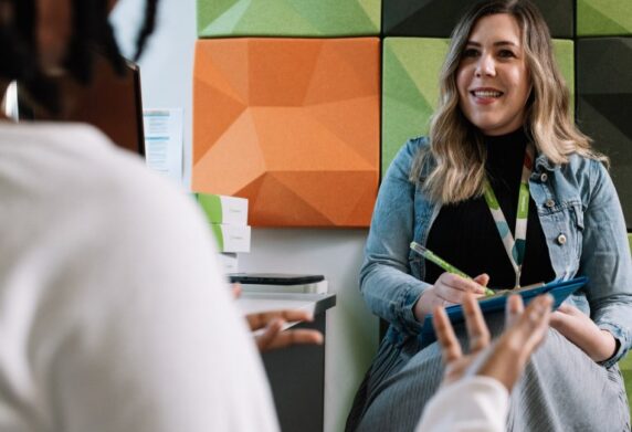 headspace worker speaking to a patient